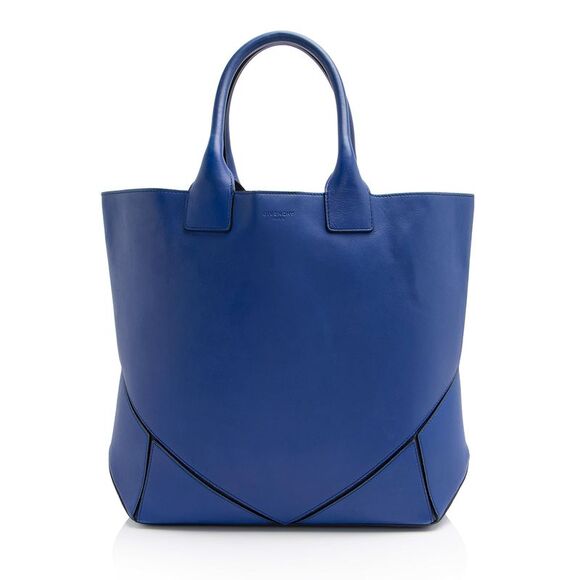 Givenchy Handbags - Givenchy Lambskin Easy Medium Tote